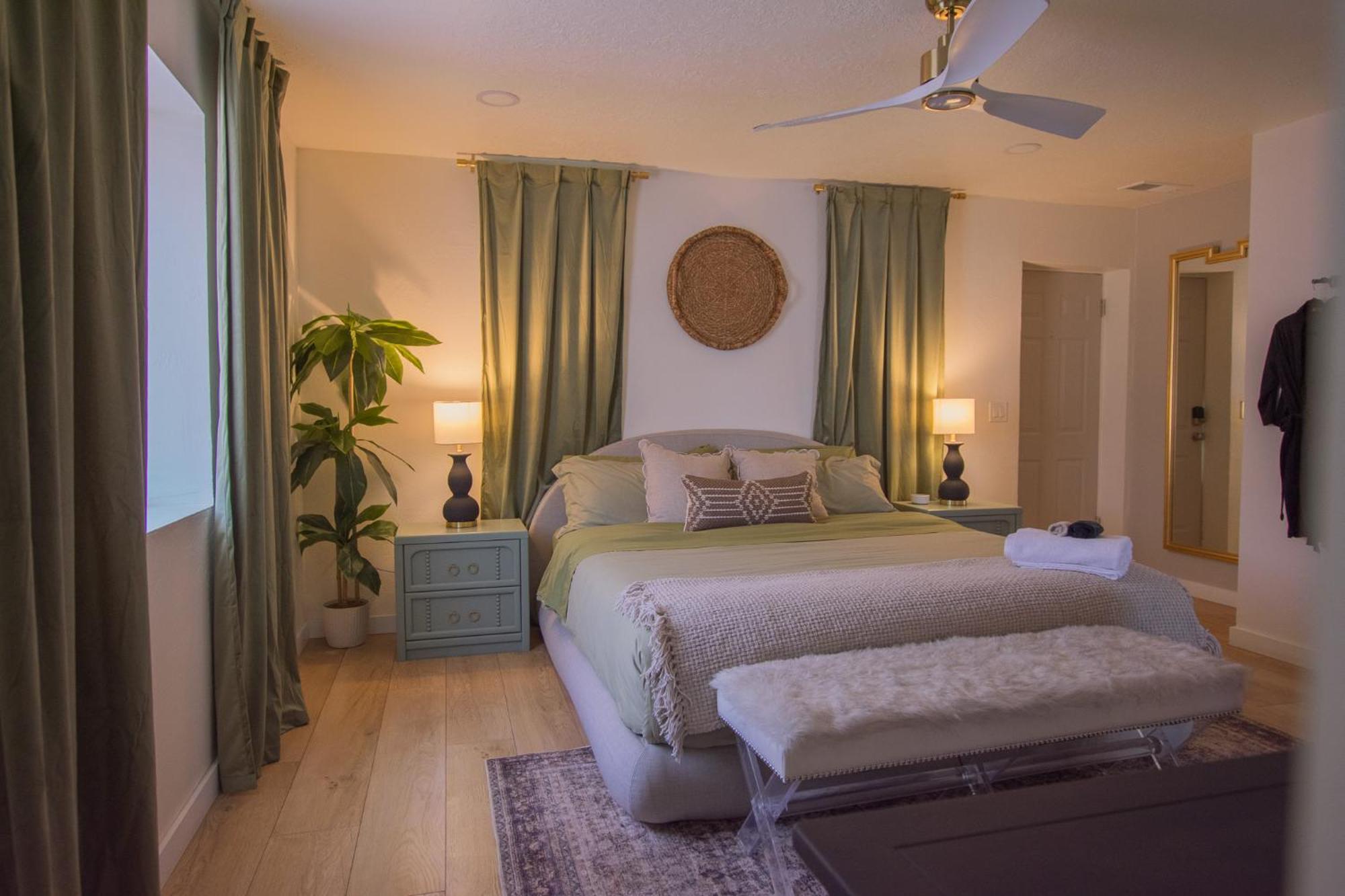 Вилла Bohemian Chic An Eclectic Escape-Hot Tub-Pet Friendly-No Pet Fees! Альбукерке Экстерьер фото
