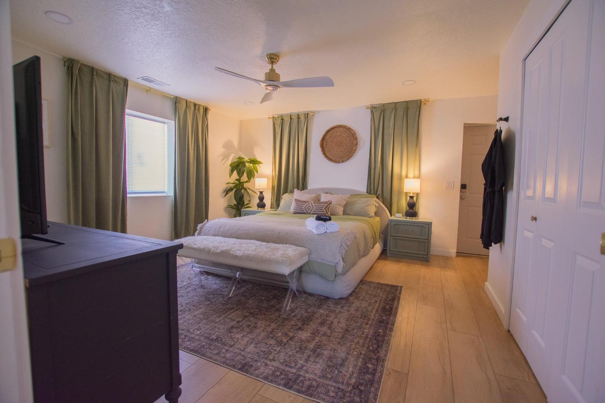 Вилла Bohemian Chic An Eclectic Escape-Hot Tub-Pet Friendly-No Pet Fees! Альбукерке Экстерьер фото