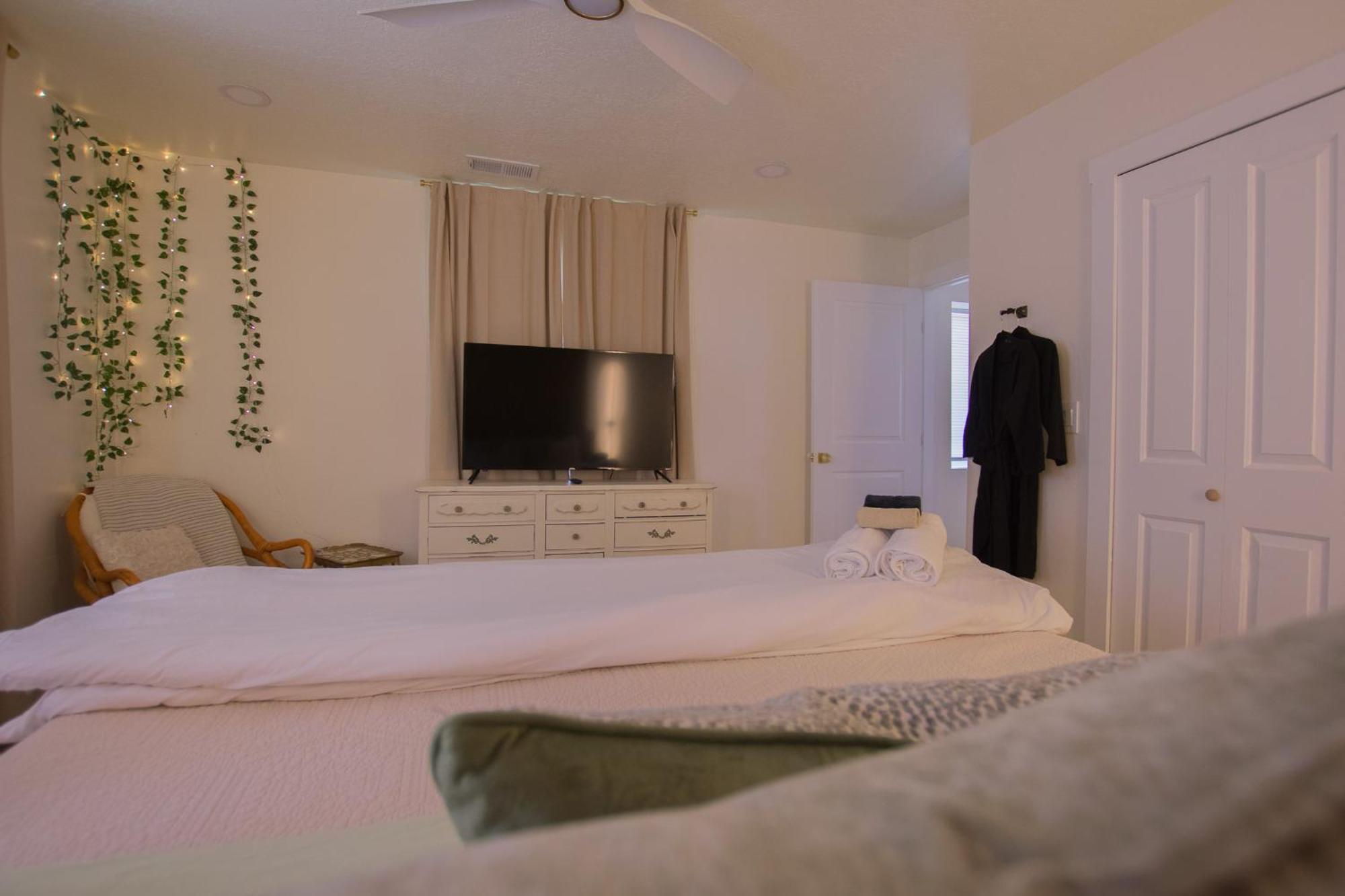 Вилла Bohemian Chic An Eclectic Escape-Hot Tub-Pet Friendly-No Pet Fees! Альбукерке Экстерьер фото